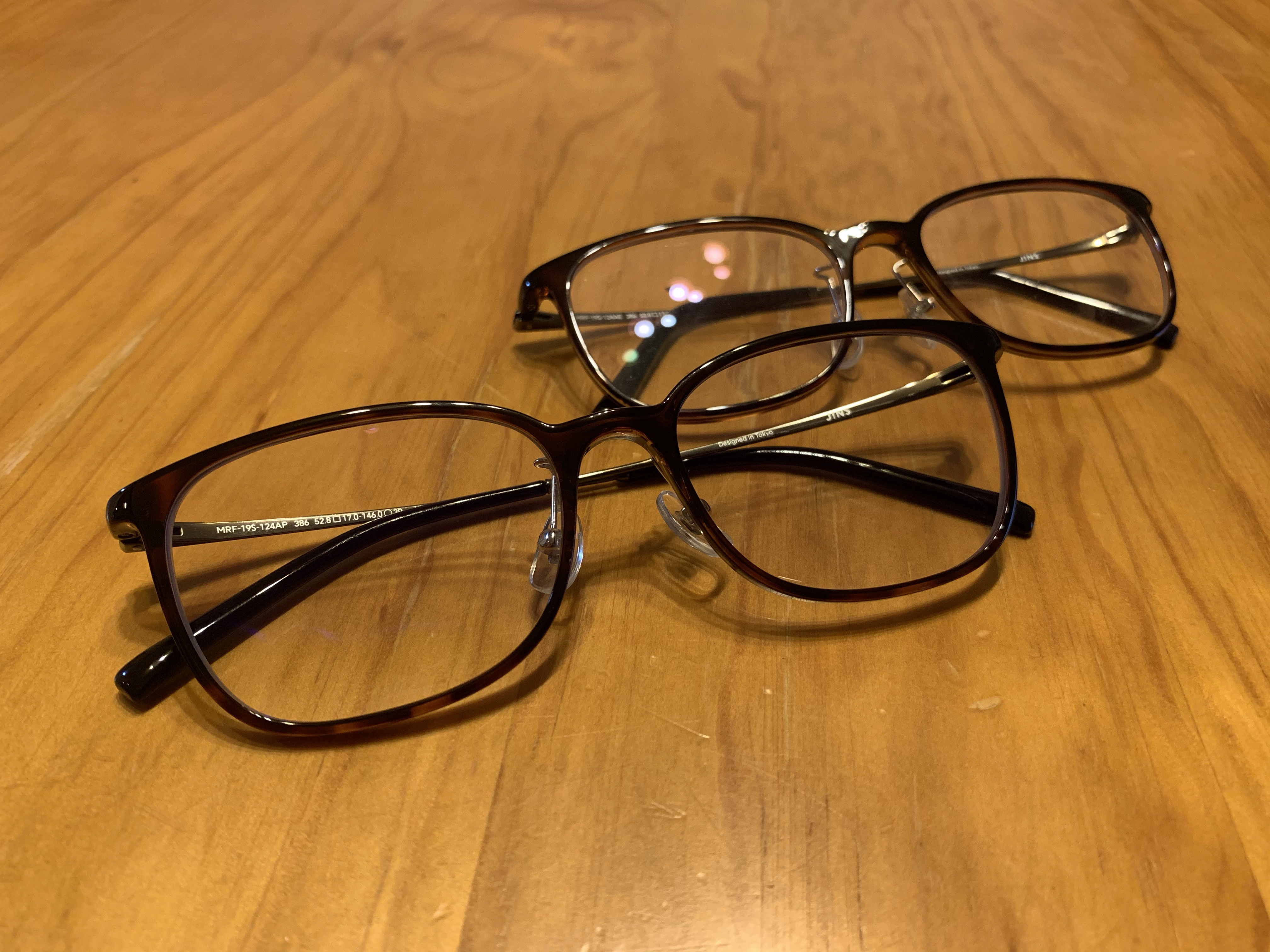 Two pairs of identical glasses